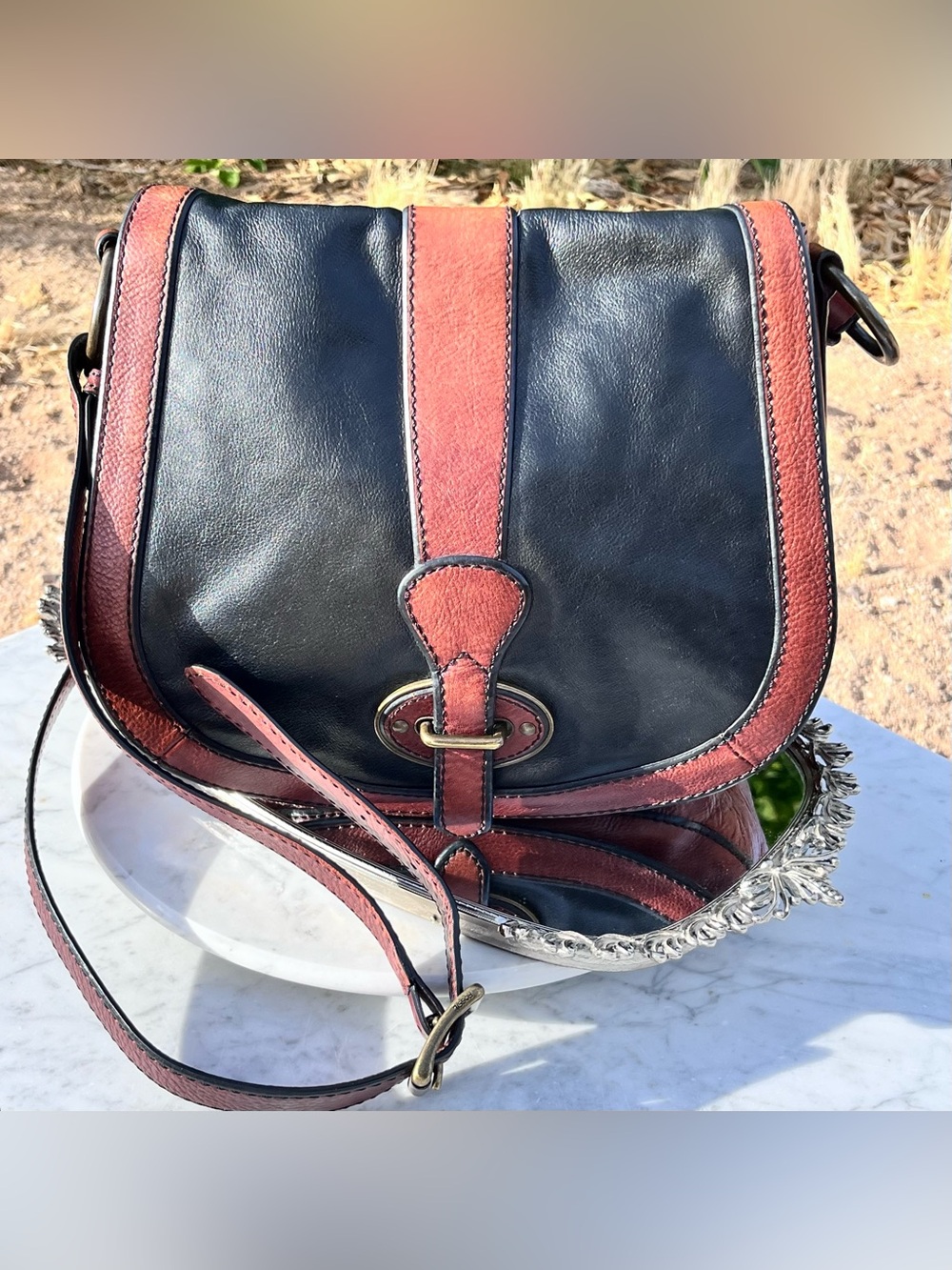 Vintage Fossil Saddlebag Handbag / Purse, Black / Brown, Flap, Adj Strap - Picture 9 of 14
